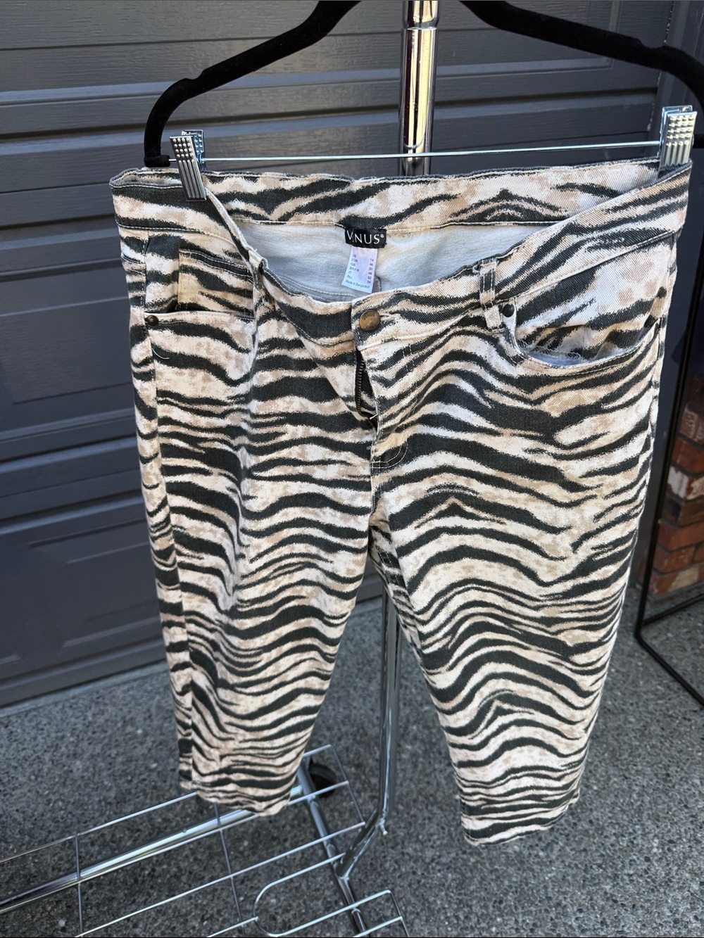 VENUS Zebra-Print Stretch Jeans - Black & Cream